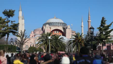 Zeitraffer-Menschen,-Die-Durch-Die-Hagia-Sophia-Moschee-Laufen