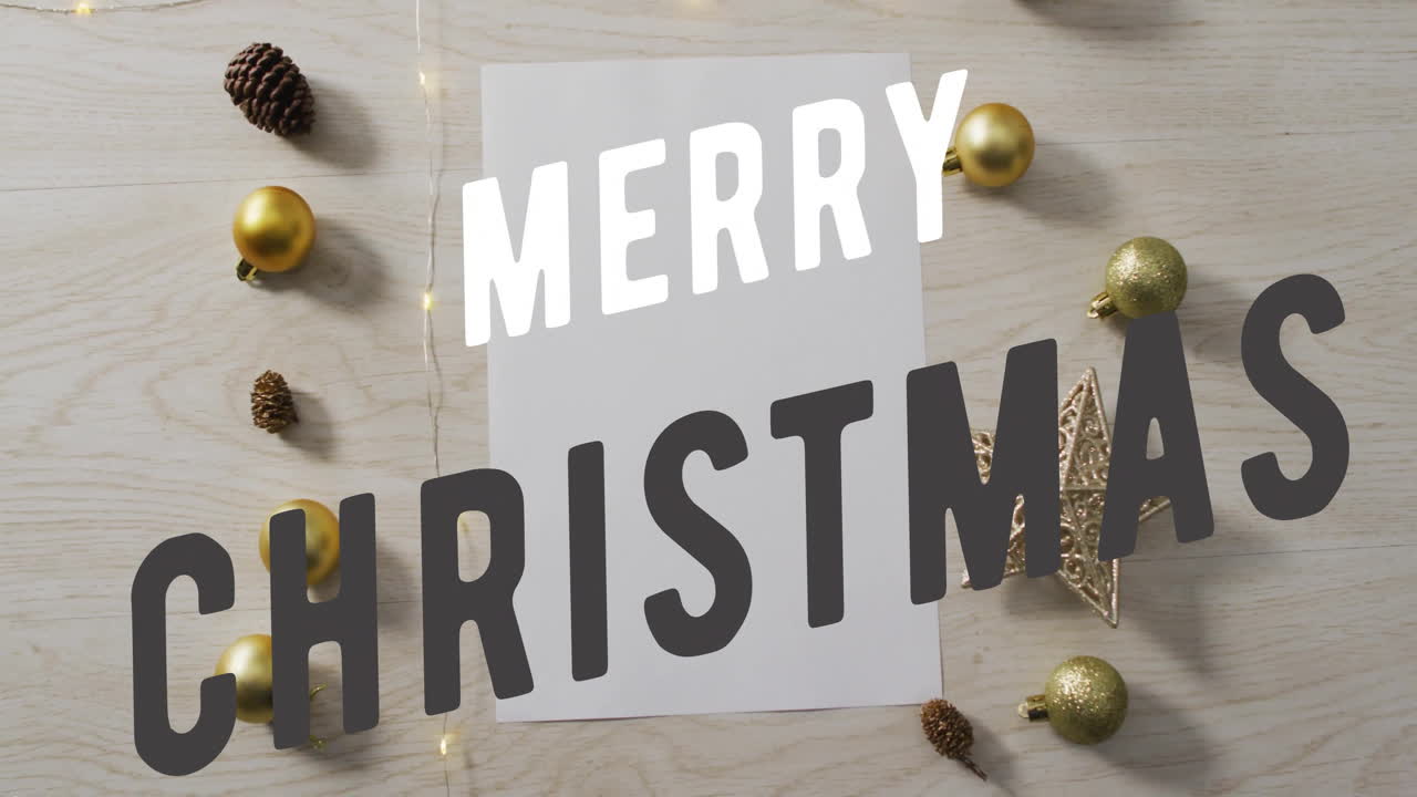 animación del texto de feliz navidad sobre las decoraciones navideñas