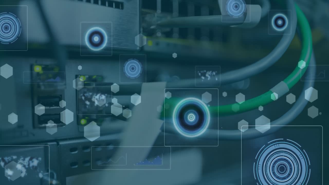animación de escáneres redondos y formas hexagonales que flotan contra el primer plano de un servidor de computadora.