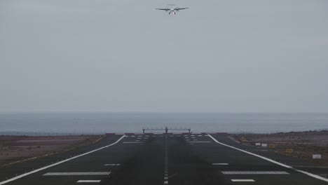 llegada del aterrizaje del avión