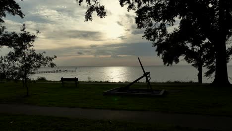 Luftanflug-In-Richtung-Mobile-Bay-Vom-Magnolia-Beach-In-Fairhope,-Alabama