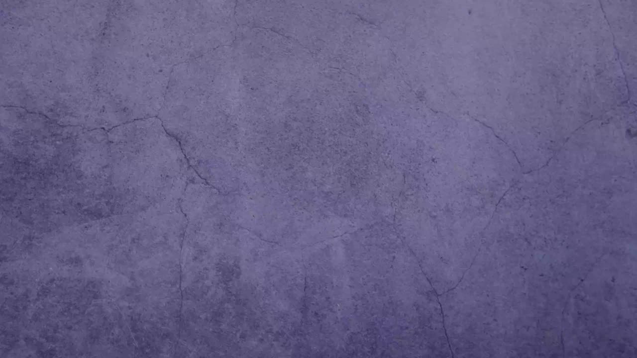 una máscara quirúrgica desechable y guantes azules