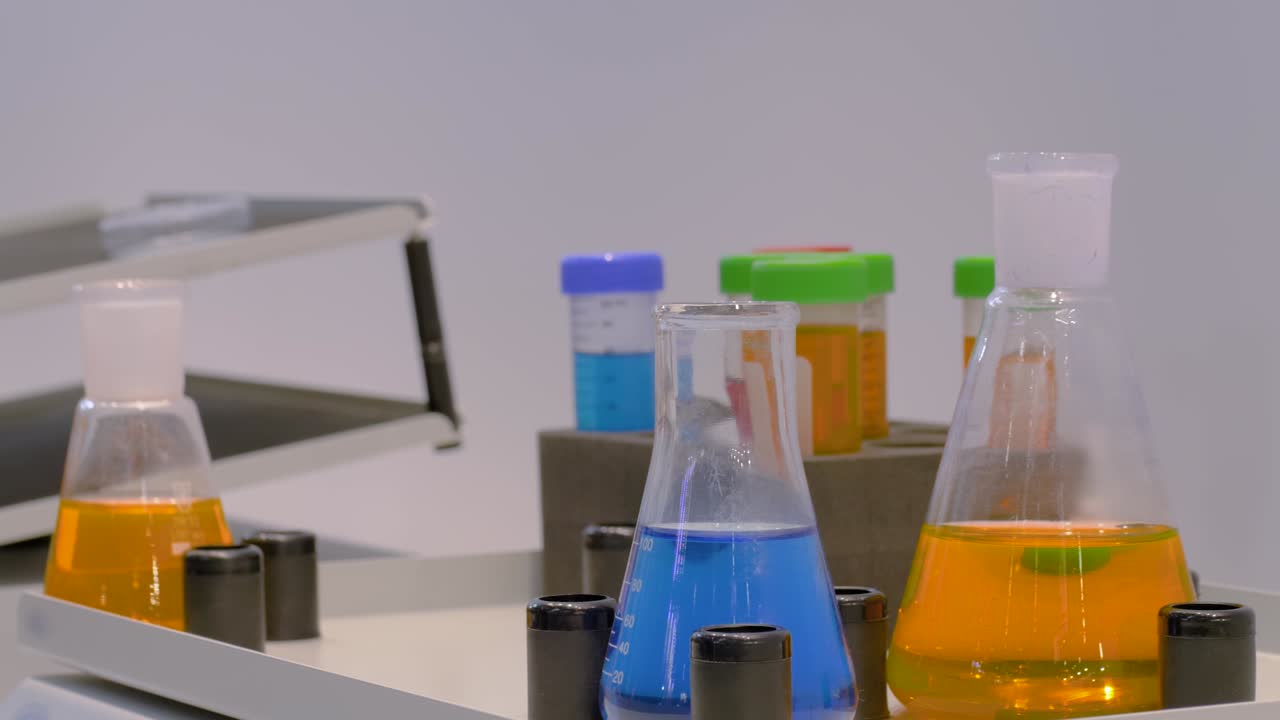 agitador orbital para mezclar, agitar y mezclar muestras biológicas en viales de vidrio