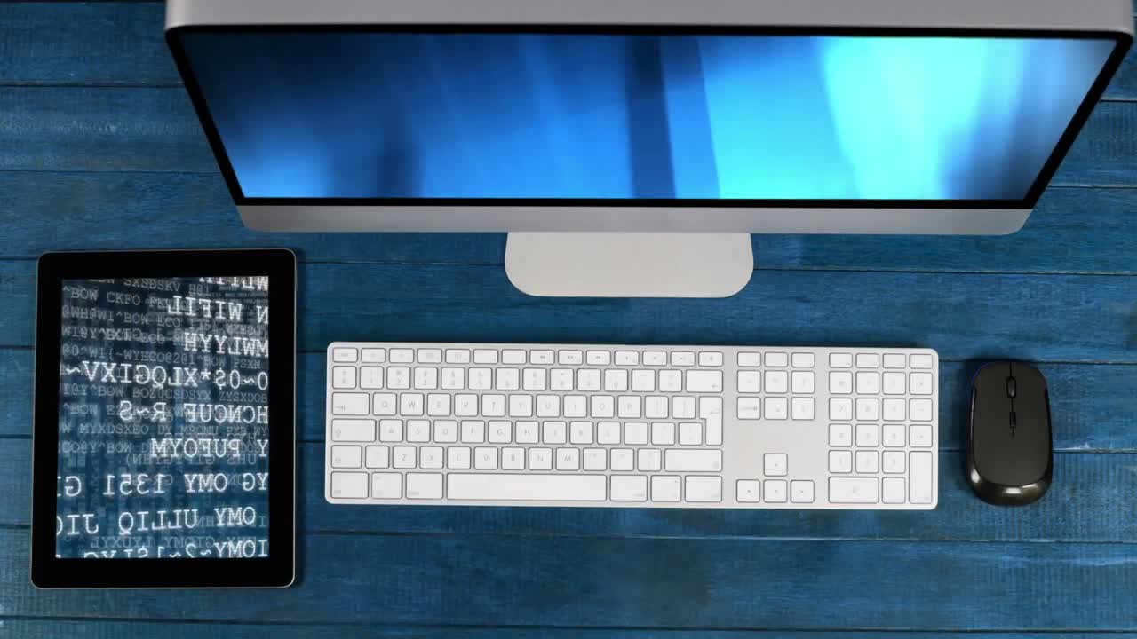 디지털 태블릿과 컴퓨터 모니터의 애니메이션으로 화면에 파란색 애니메이션이 표시됩니다.