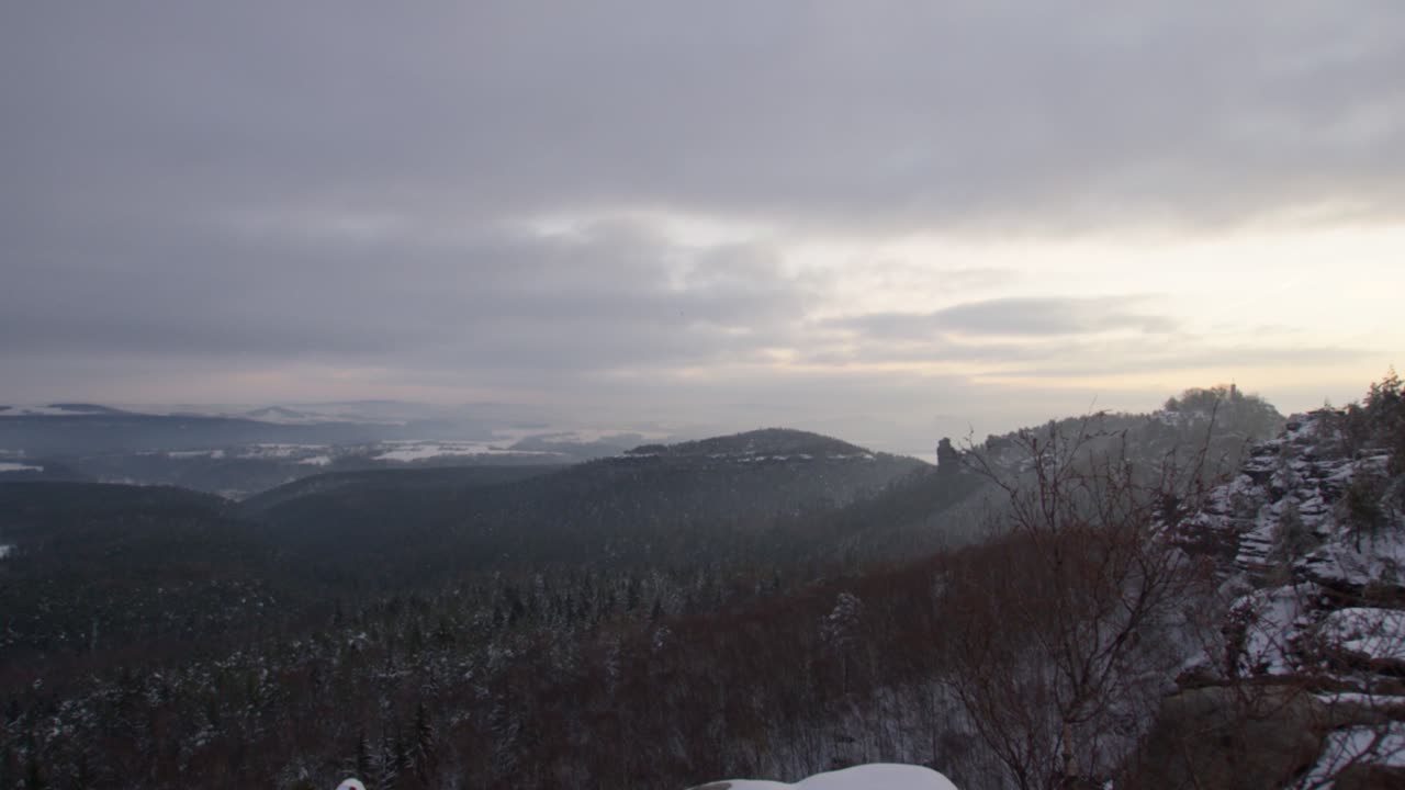 vista en la cima de las montañas