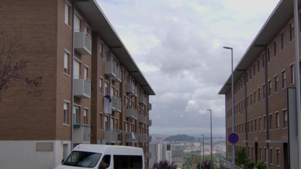 Statische Aufnahme von Wohnvierteln in Porto, Portugal