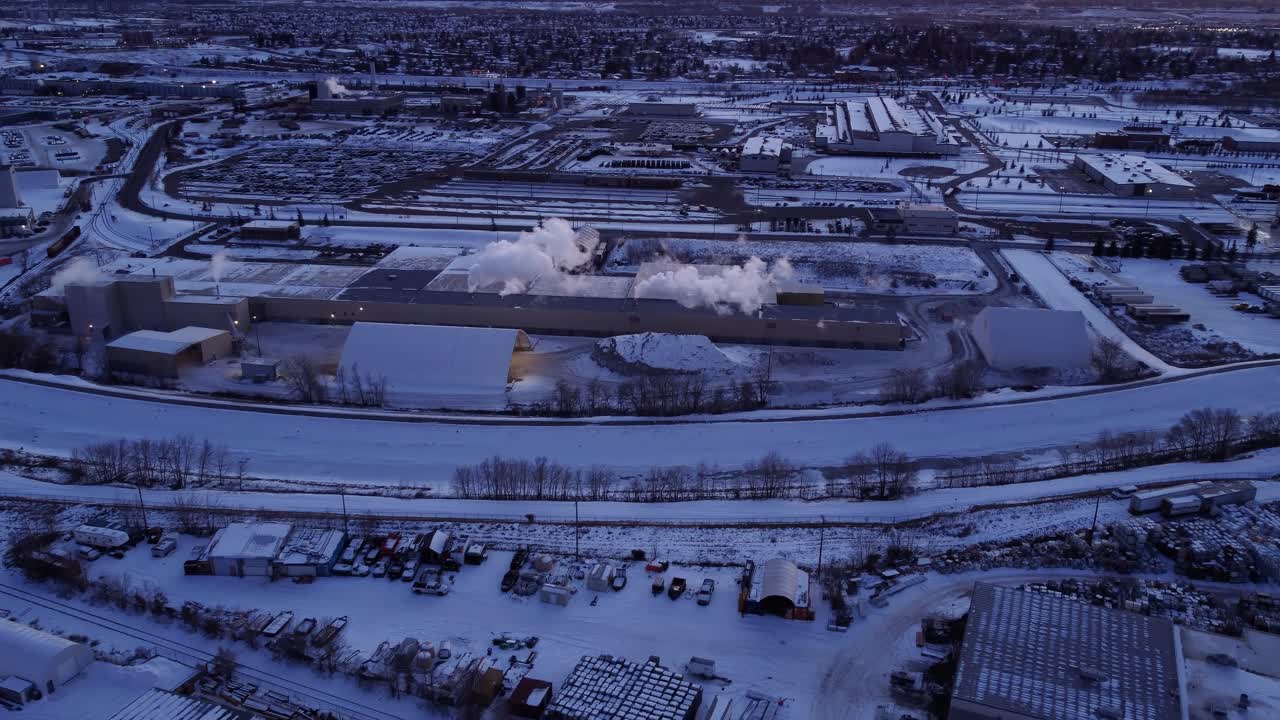 промышленный зимний ландшафт в северной части канады