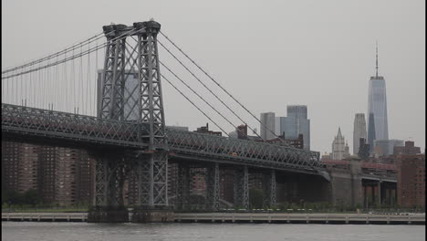 new york city skyline with bridge