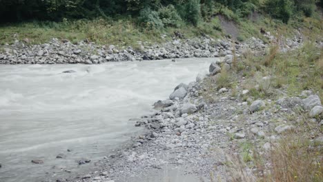 Lauterbrunnen-Schweiz-Europa-Wellen-Stromschnellen-Wildwasser-Fließen