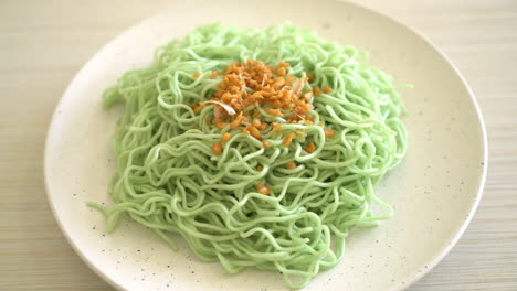 green jade noodle with garlic on plate