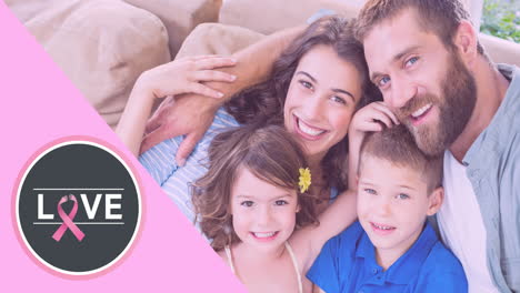 animación del logotipo de la cinta rosa con texto de cáncer de mama sobre una familia sonriente al aire libre