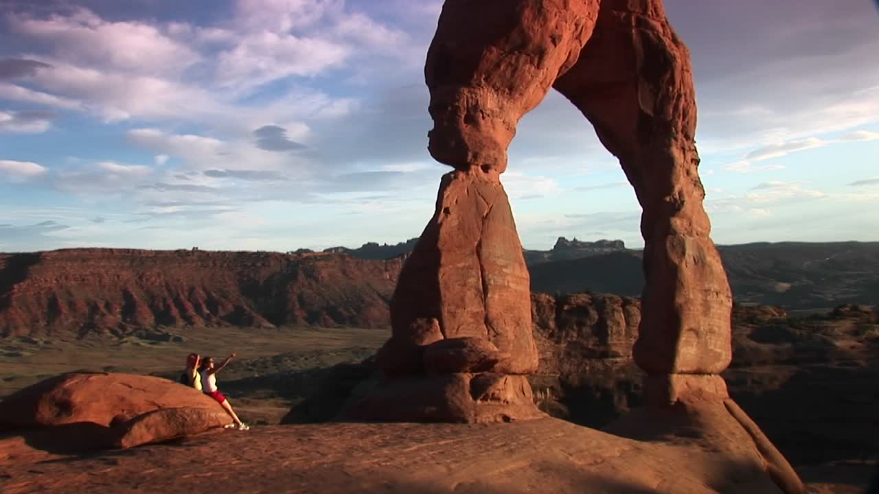 arches national park 유타의 섬세한 아치의 바닥에서 꼭대기까지 팬