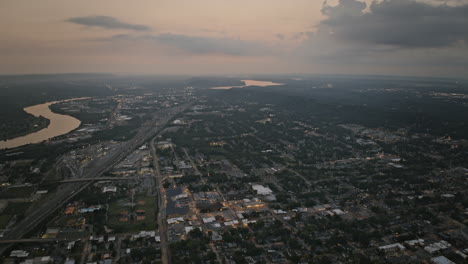 High-aerial-hyperlapse-of-Chattanooga,-TN-with-Tennessee-River-in-background