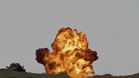e12, cámara lenta registrada explosión de gas a una altura de 40 metros