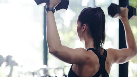 Working-her-arms-and-back