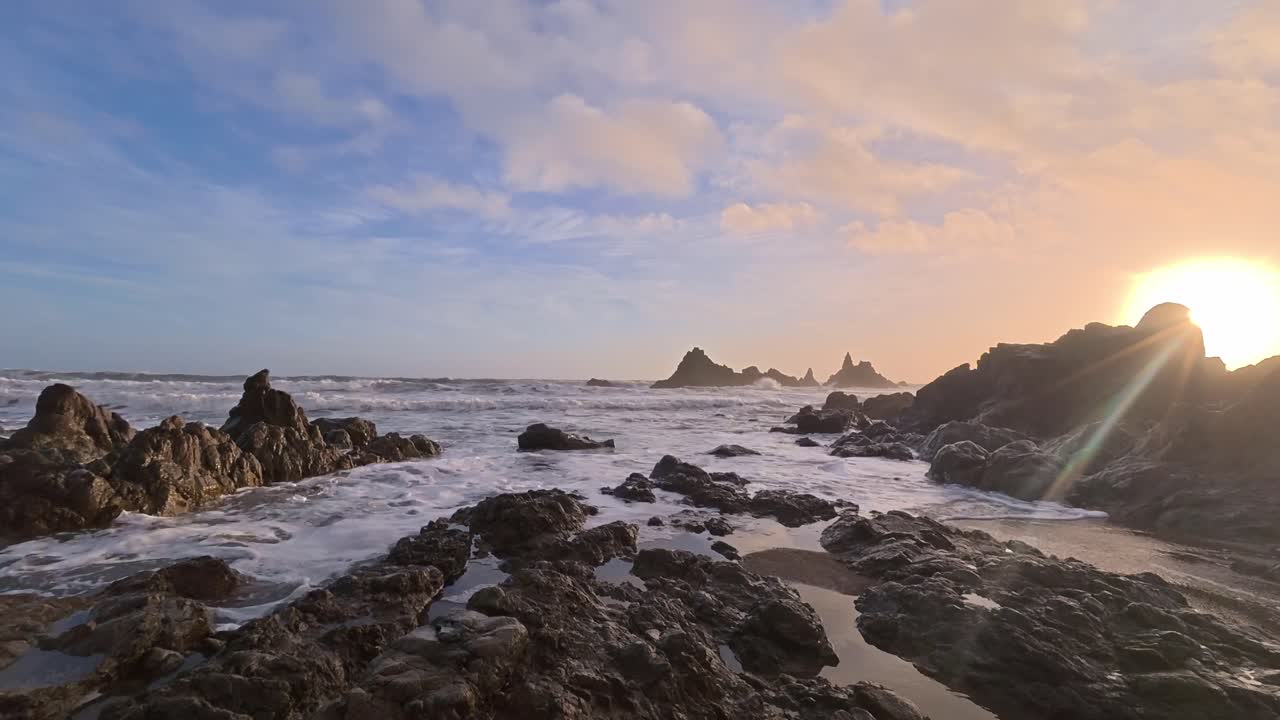Magiske irske sjølandskap vinter timelapse innkommende tidevann Copper Coast Waterford great outdoors