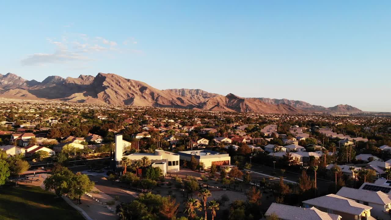 suburbios del oeste de las vegas de summerlin en panorama aéreo