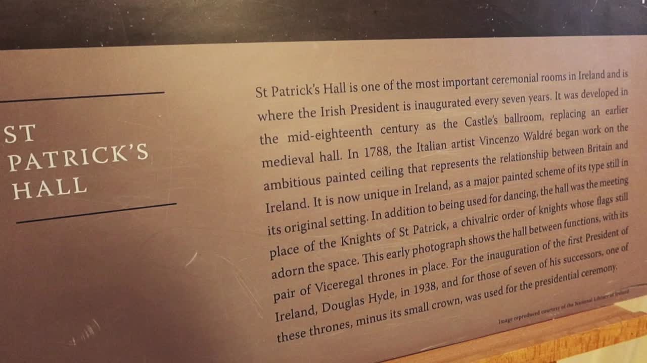 더블린 성의 세인트 패트릭 홀에 대한 정보판