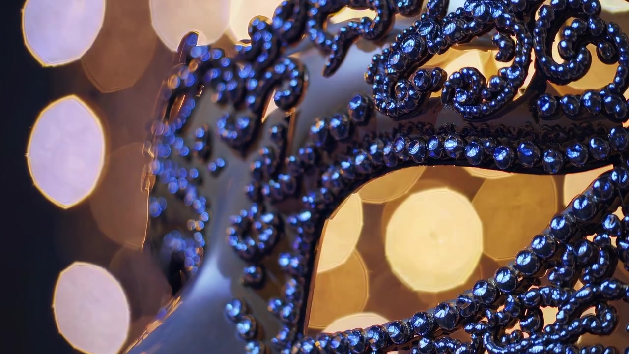 Close-up de Máscara de Mascarada Veneziana Ornamentada com Fundo Bokeh