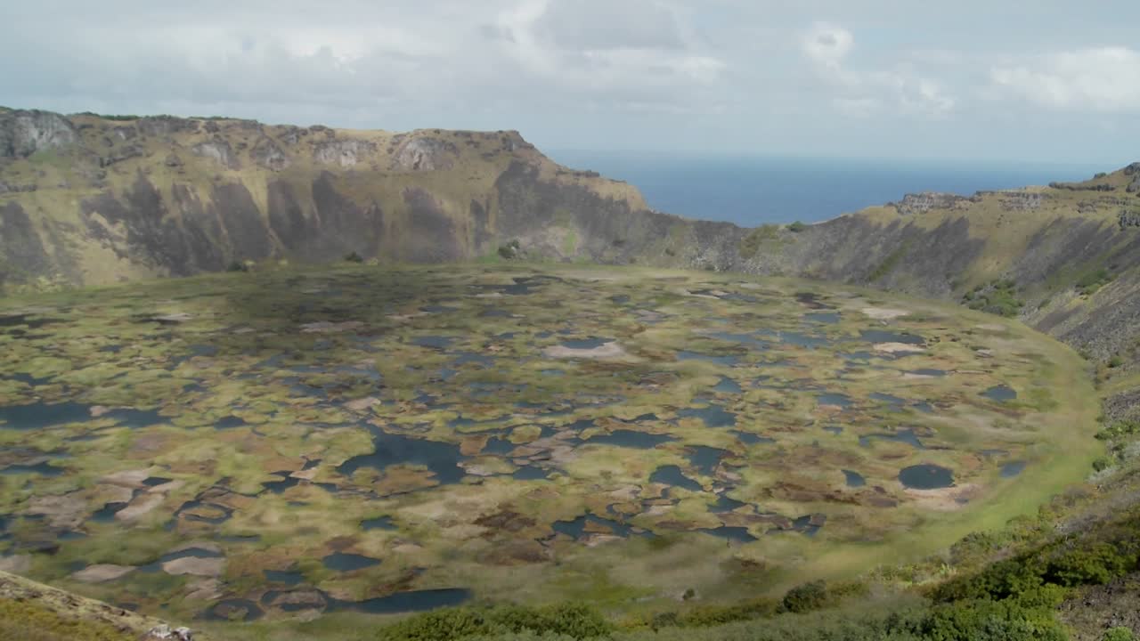 таймлапс через кратер вулканического конуса на острове пасхи 2