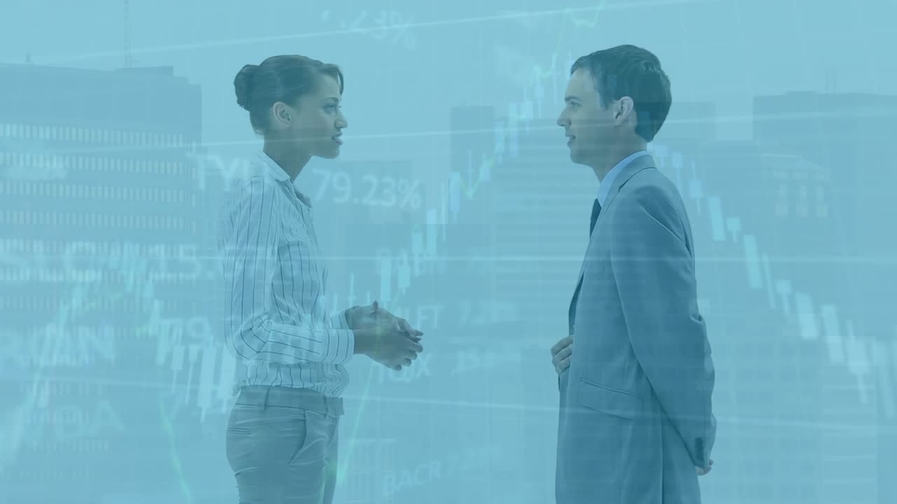 Animazione dell'elaborazione di dati finanziari su diverse persone in ambito business