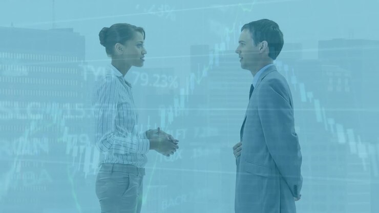 Animazione dell'elaborazione di dati finanziari su diverse persone in ambito business