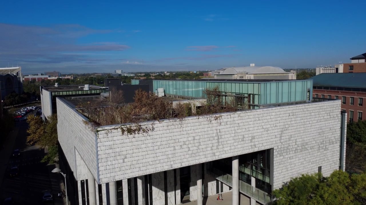Rekaman Drone Sekolah Arsitektur Knowlton di Ohio State University di Columbus, Ohio