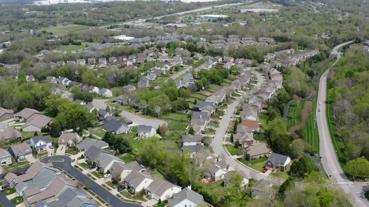 Drone shot of Mt. Juliet’s laid-back charm—tree-lined streets, family homes, and I-40 stretching in the distance. A peaceful slice of Tennessee life from above