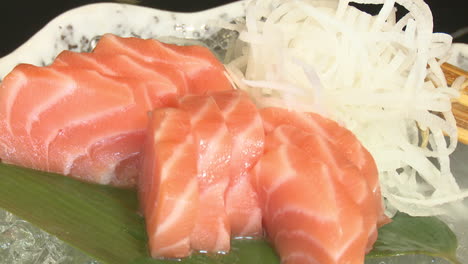 sashimi de salmón