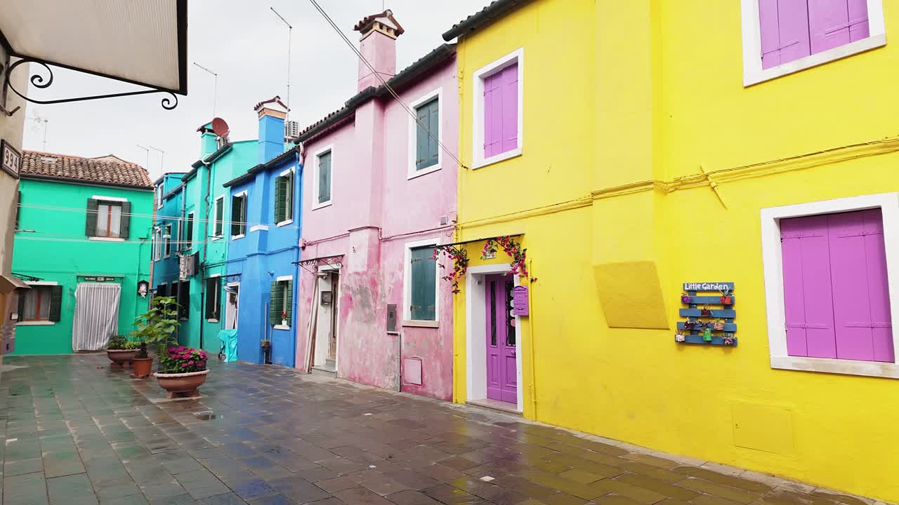 Colourful painted facades Fishermans cottages Burano
