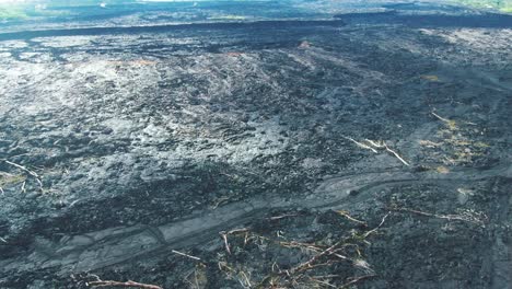 las secuelas de la erupción volcánica en la gran isla de hawai, vista aérea de un avión no tripulado