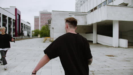 People-before-doing-parkour