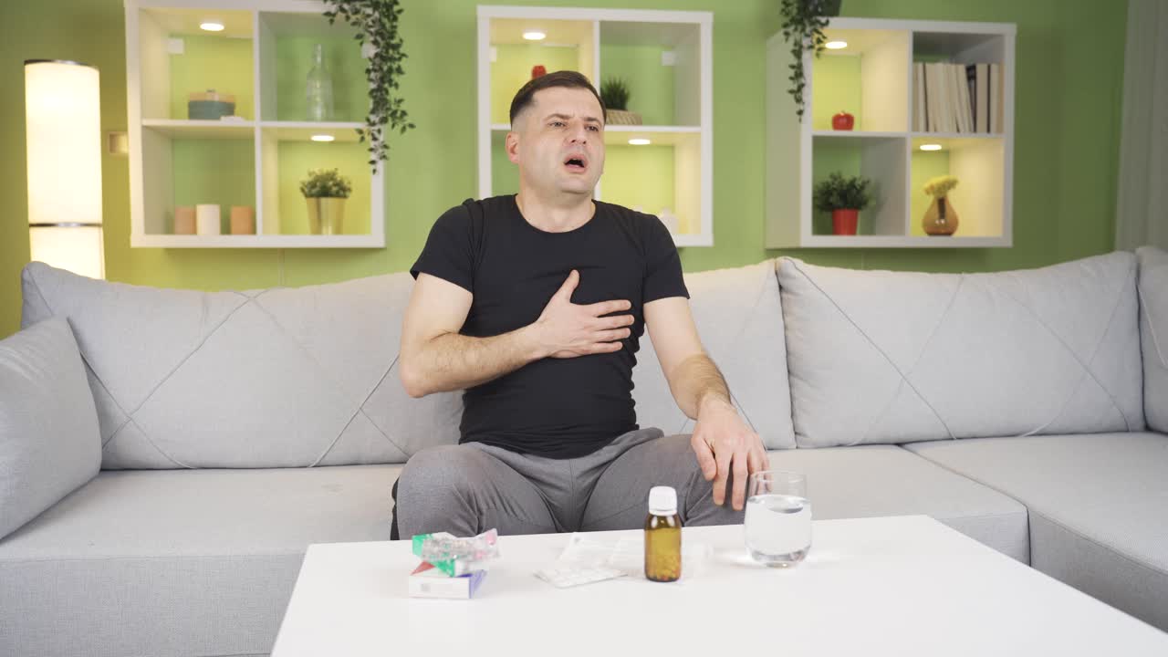 A man with a COPD patient with chest pain and tension.