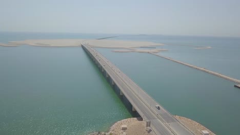 king fahd causeway connecting saudi arabia and bahrain with cars