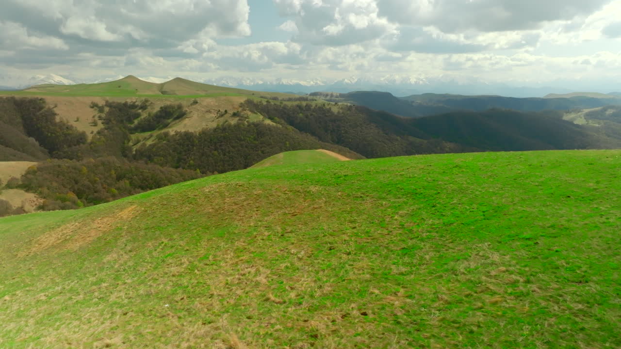 горный ландшафт весной