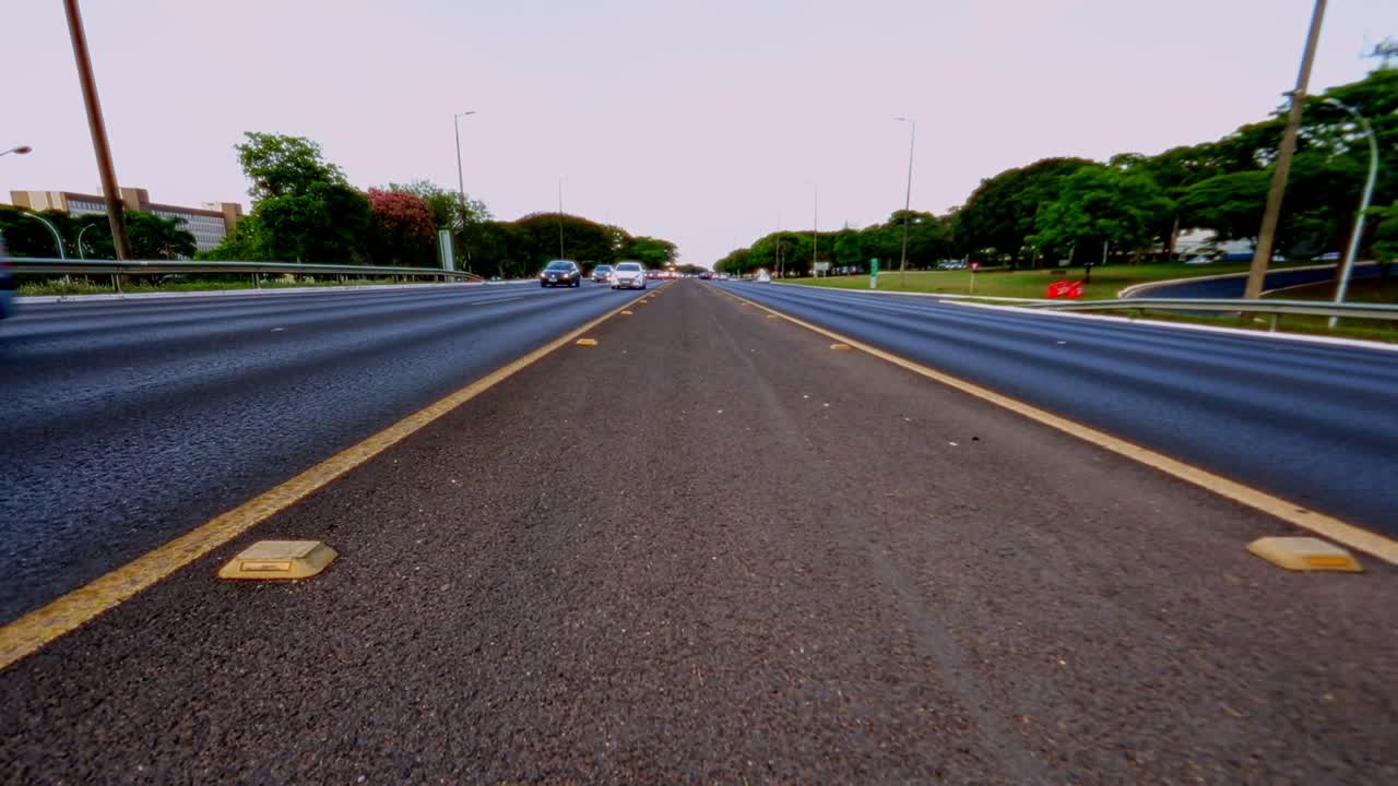 브라질리아 시의 양방향 교통