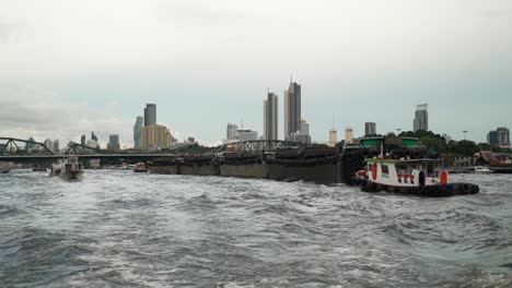 Marejada-Ciclónica-En-El-Río-Chao-Phraya-Durante-La-Temporada-Alta-Del-Monzón