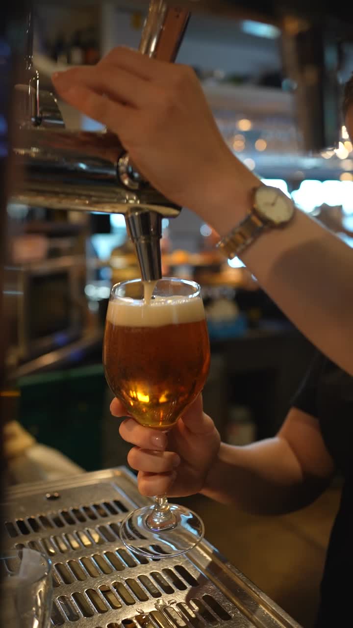 Versare una birra