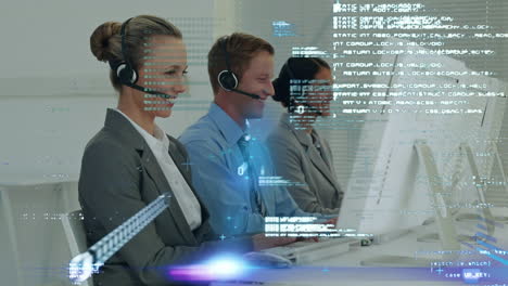 animazione dell'elaborazione dei dati su uomini d'affari che utilizzano cuffie telefoniche