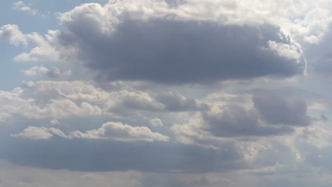 Hermoso-Cielo-Azul-Con-Fondo-De-Nubes.-Nubes-Del-Cielo.-Cielo-Con-Nubes-Clima-Naturaleza-Nube-Azul.-Cielo-Azul-Con-Nubes-Y-Sol.