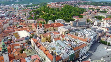 Vista-Aérea-Panorámica-Del-Centro-De-La-Ciudad-De-Ostrava-Con-Su-Hermosa-Arquitectura-En-La-República-Checa