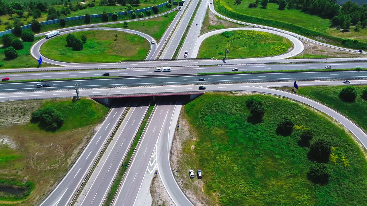 고속도로 시스템, 교통 인프라, 4k의 공중 뷰