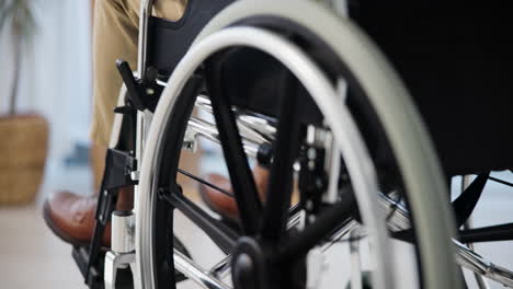 persona en silla de ruedas