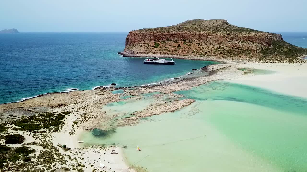 크레타, 그리스 - 아름다운 발로스 석호의 보트