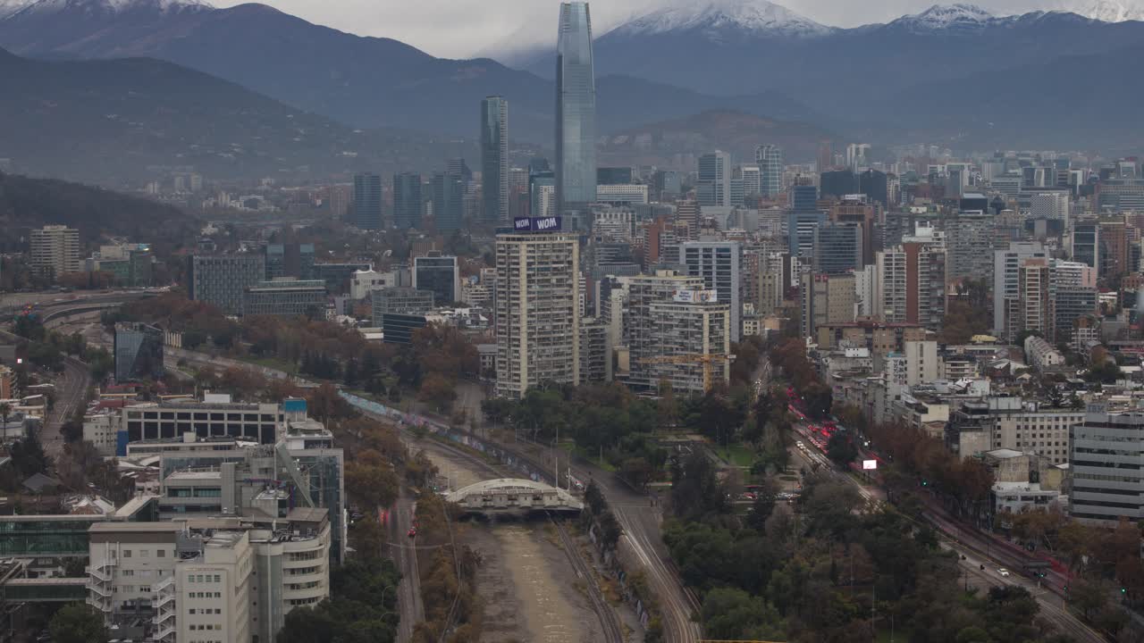 Timelapse mattutino a Santiago del Cile.