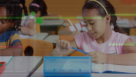 animación del procesamiento de datos sobre una niña hispana que estudia en la clase en la escuela