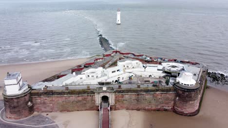 Fort-Perch-Rock-New-Brighton-Sandstein-Küstenverteidigung-Batteriemuseum-Luftbild-überfliegen-Nach-Unten-Kippen