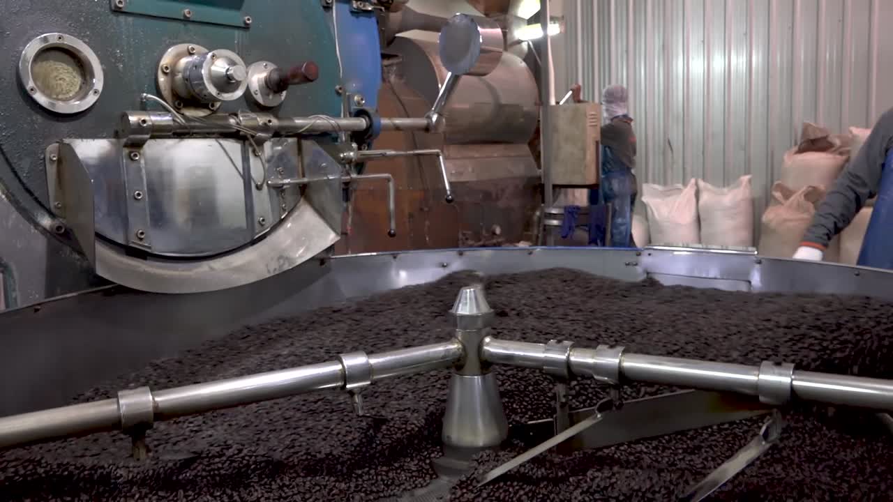 Coffee Roaster Machine
Coffee Roast Machine
Coffee Roaster
Coffee Factory
29