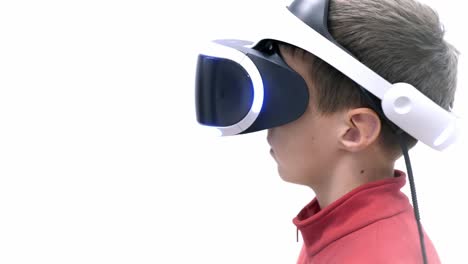 niño con auriculares vr