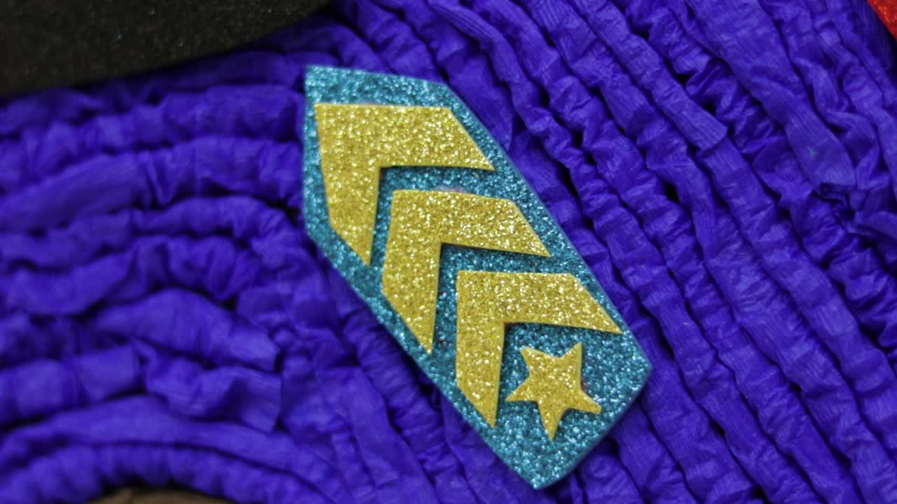 파우 패트롤의 캐릭터 체이스에서 영감을 받은 피나타